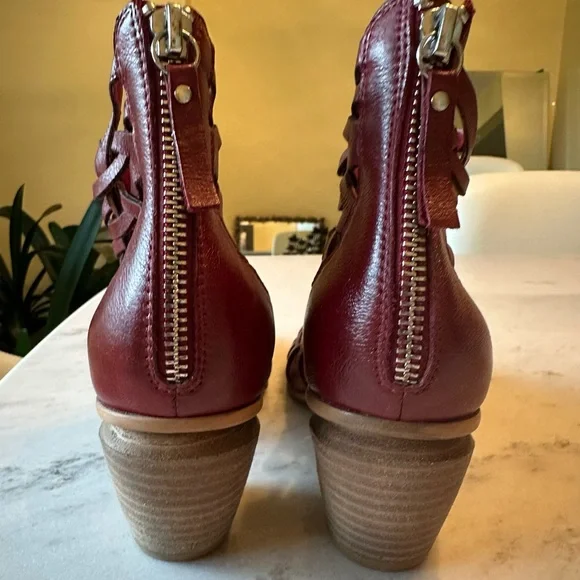 Soft High Quality Leather Women's Heels - Picture 3 of 5